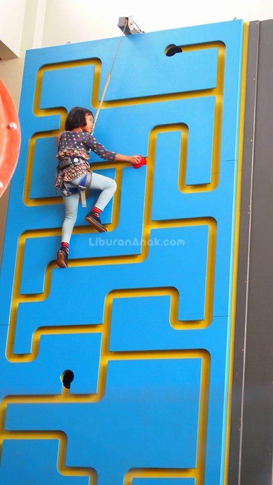 Bremgra Indoor Climbing Gym Kids Holiday Spots Liburan Anak